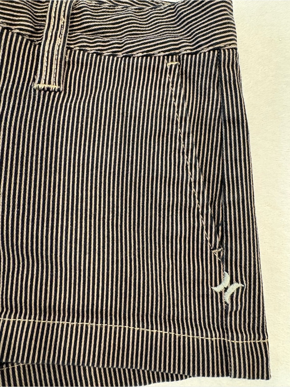 Hurley Low Rise striped shorts/ Y2K Classic Fit Low-rise - Picture 6 of 9